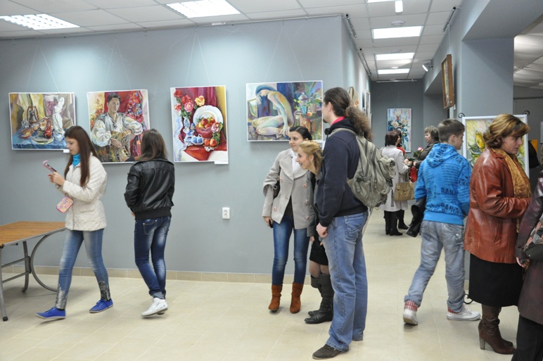 У Виноградові відкрили молодіжну мистецьку виставку (ФОТО)