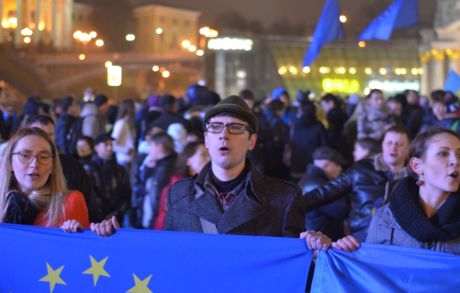 На Майдані зібралися 1500 обурених відміною євроінтеграції (ФОТО, ВІДЕО)