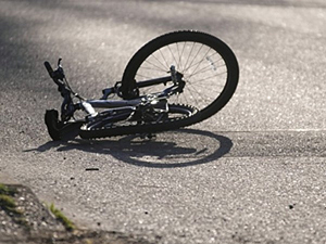 На Ужгородщині невідомий водій збив велосипедиста і втік