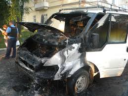 Закарпатська міліція знову ще до експертиз призначила проводку винною за загорання авто (ФОТО)