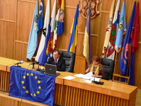 В Ужгороді розпочалась позачергова сесія міськради, зареєструвались 48 депутатів (ФОТО)