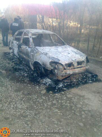 На Тячівщині чоловік згорів в салоні авто (ФОТО)