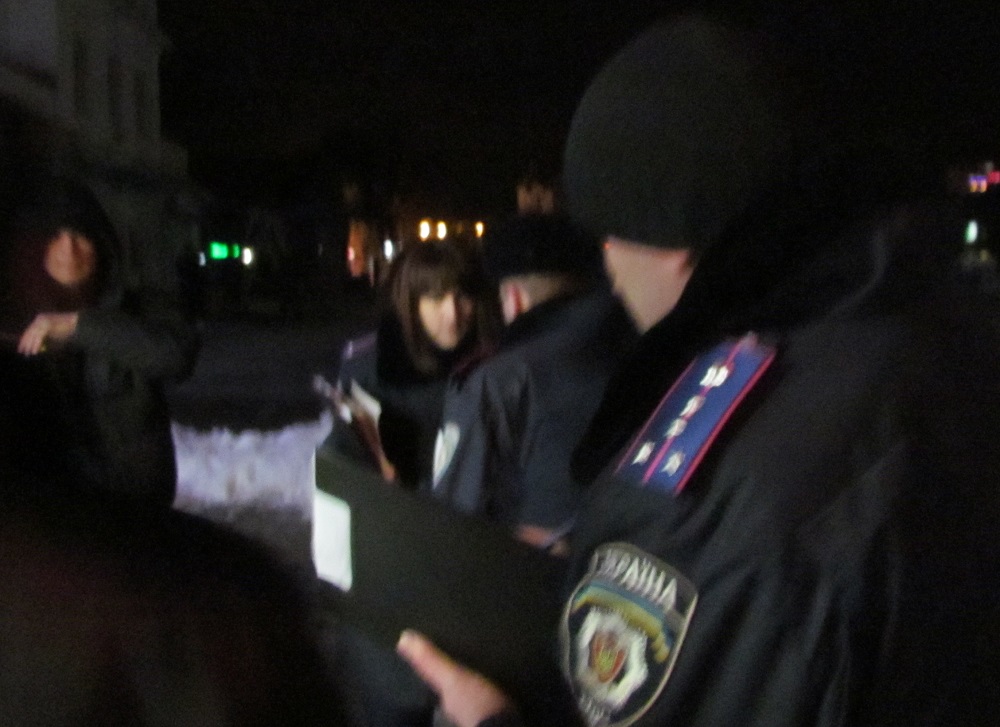 Касперов з молодиками за сприяння ужгородської міліції захопив «Корону» (ФОТО)