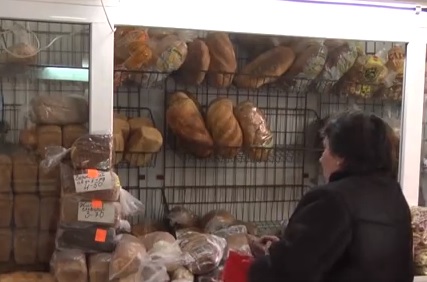 Закарпатці почали економити на хлібі (ВІДЕО)
