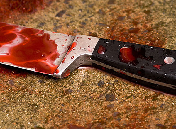 На Мукачівщині жінка з ревнощів вдарила чоловіка ножем в спину