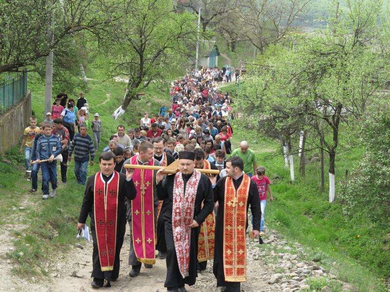 У Худльові відбулася традиційна Хресна хода на гору Бурлуг (ФОТО, ВІДЕО)