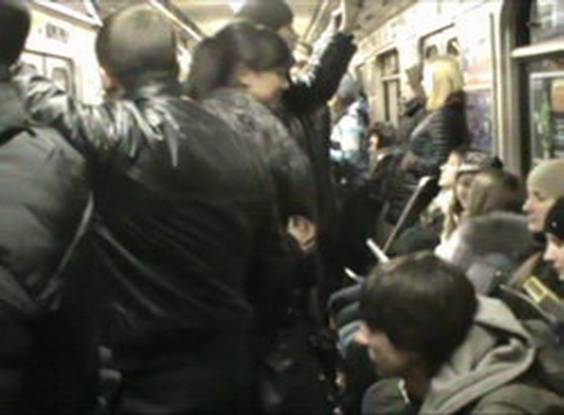 У Києві в метро впіймали "кишенькову" злодійку з Закарпаття