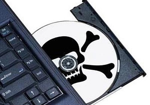 Ужгородця затримали за розповсюдження "піратських" Photoshop-а та Windows-а