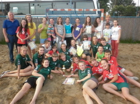 На Закарпатті відбувся чемпіонат області з пляжного гандболу серед дівчат
