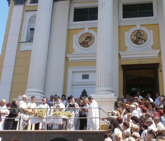 У греко-католицькому Кафедральному соборі Ужгорода освятили сарину (ФОТО)