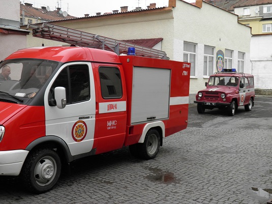 Ужгородські надзвичайники вчилися гасити пожежу в СІЗО (ФОТО)