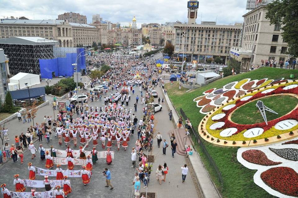 Закарпатці взяли участь у всеукраїнському Параді вишиванок у Києві (ФОТО, ВІДЕО)