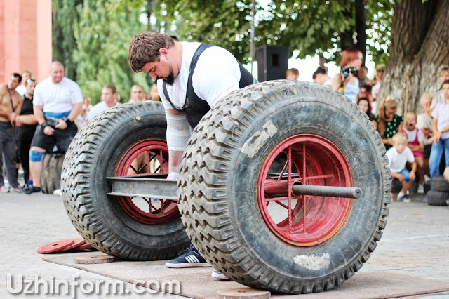 Турнір стронгменів «Карпатський ведмідь-2013» відбувся в Ужгороді (ФОТО)