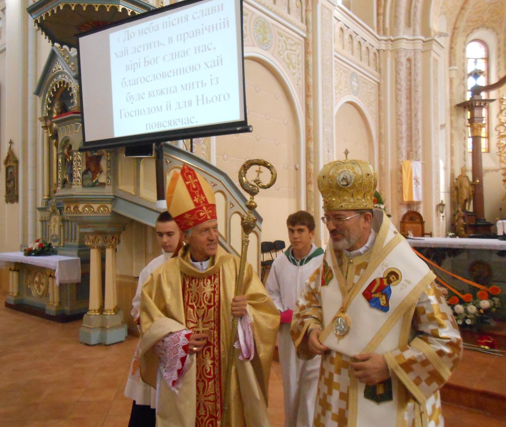 У Мукачеві відбулося новоосвячення відреставрованого римо-католицького собору (ФОТО)