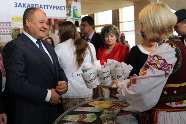 В Ужгороді розпочала роботу виставка-ярмарок «Тур’євроцентр-Закарпаття 2013» (ФОТО)