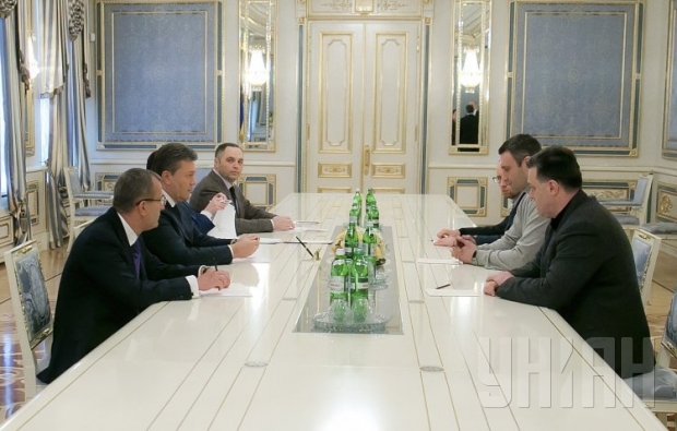 Янукович і опозиція домовилися скасувати "закони 16 січня" і розглянути питання відповідальності уряду
