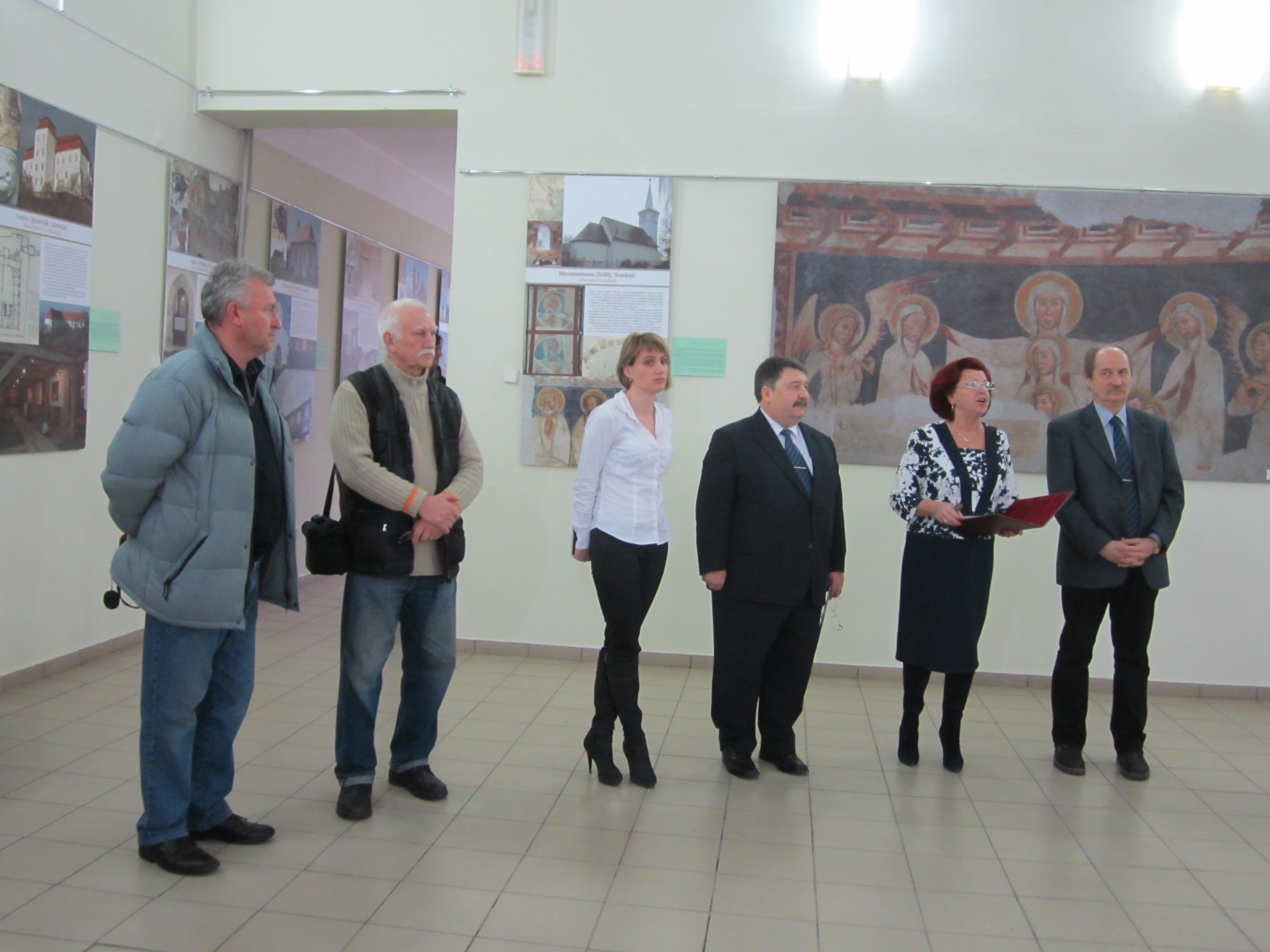 В Ужгороді відкрилася виставка світлин врятованих угорських храмів Карпатського басейну (ФОТО)