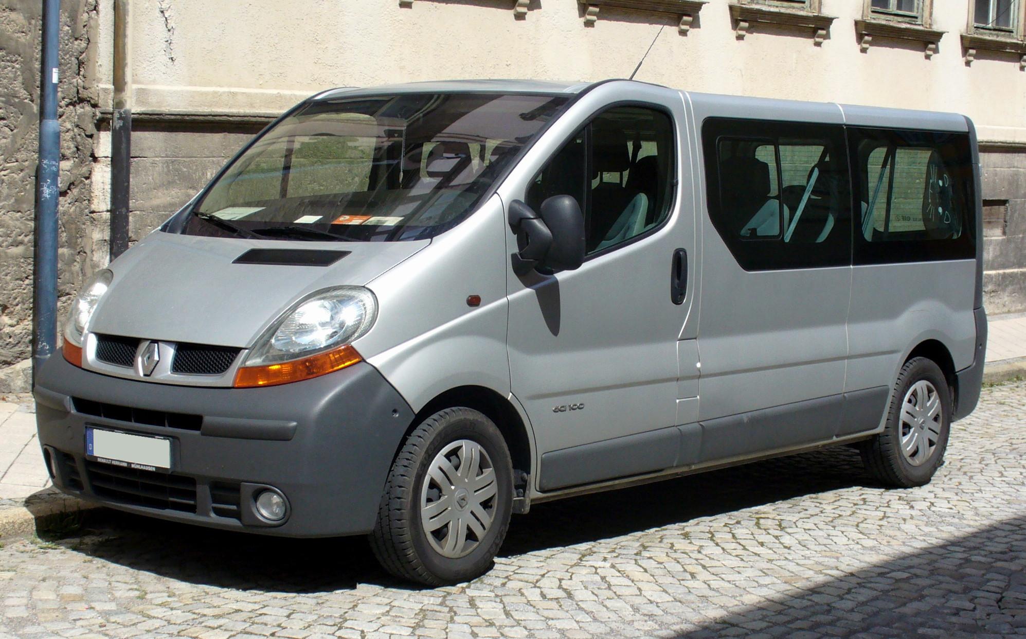 У Мукачеві викрадений мікроавтобус знайшли на набережній Латориці