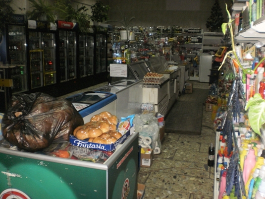 У Мукачеві чоловік вкрав з магазину понад 1,5 тис грн, сховавшись за морозилками