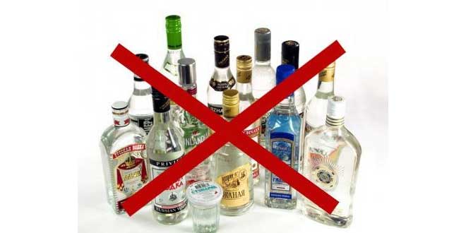 В Ужгороді попри заборону вночі продовжують продавати алкоголь (ВІДЕО)