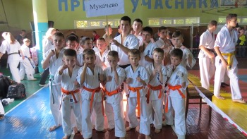 Юні мукачівські каратисти повернулись із Відкритого Чемпіонату Київської області із 6-ма нагородами