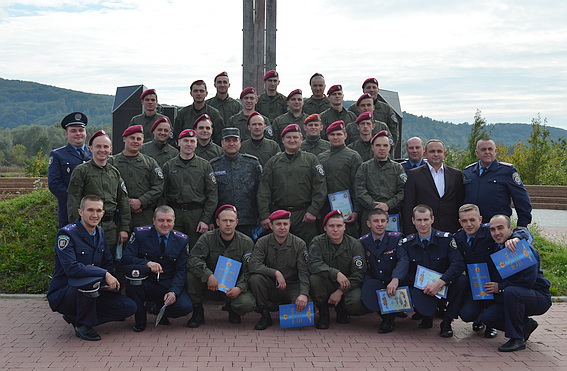 Поблизу Красного поля на Хустщині нагородили правоохоронців за службу в зоні АТО (ФОТО)