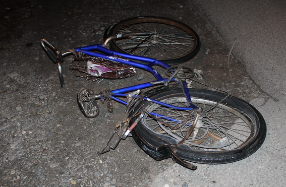 На Виноградівщині водій збив 63-річного велосипедиста та втік із місця пригоди (ФОТО)