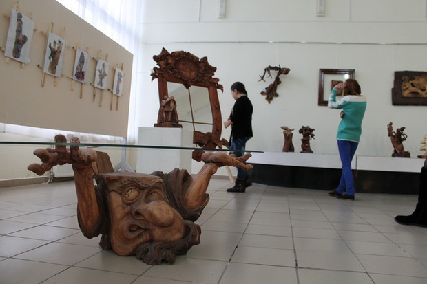 В Ужгороді відкрилася виставка закарпатського різьбяра по дереву Валерія Федурці (ФОТО)