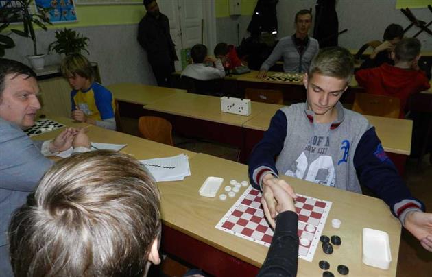 На Всеукраїнських змаганнях із шашок у Берегові усі три призові місця отримали кияни (ФОТО)