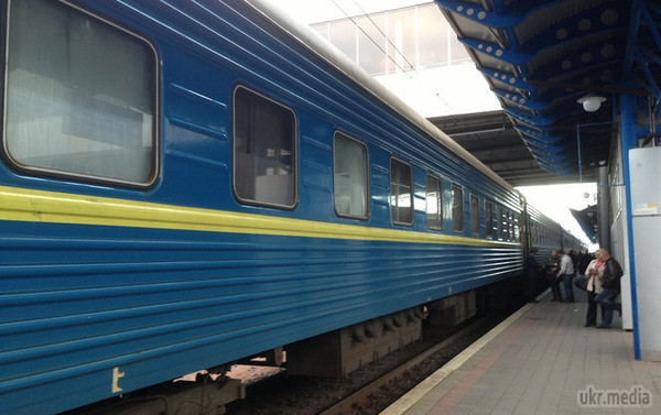 Укрзалізниця запустила на свята додатковий потяг з Києва до Ужгорода