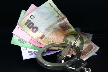 Викладача Мукачівського державного університету затримали на отриманні 2,5 тис грн хабара