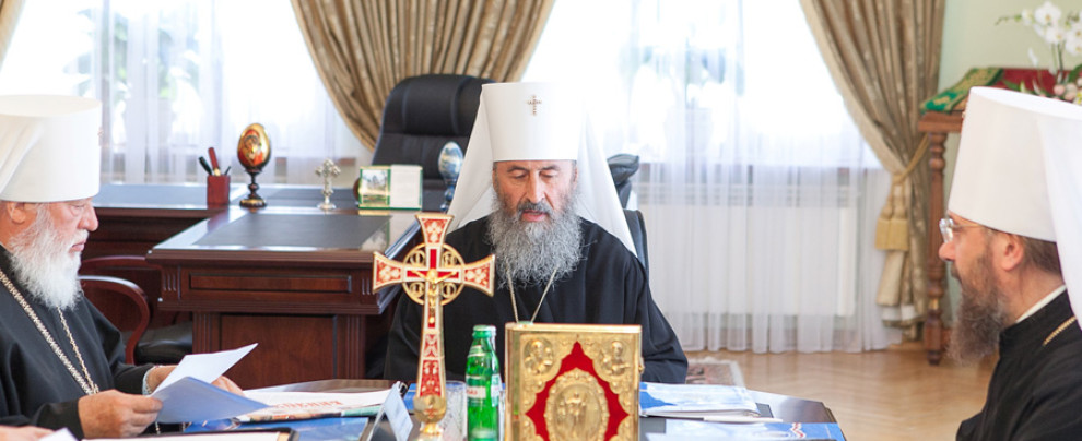 Синод УПЦ Московського патріархату вирішив закрити УУБА і заборонити священнослужіння її ректору Бедеві