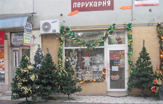 Троє юнаків із Сум обікрали магазин у Мукачеві на десятки тисяч гривень (ФОТО)