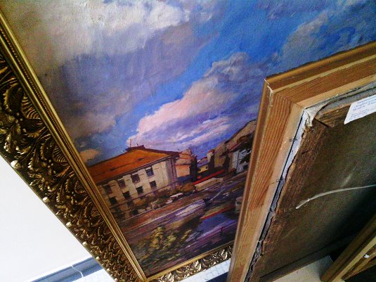 В Ужгороді активісти повернули картини закарпатських класиків живопису із заблокованої ОДА в музеї (ФОТО)