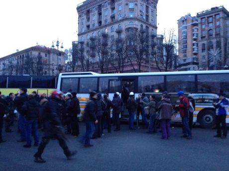 На Майдан дісталися автобуси зі Львова