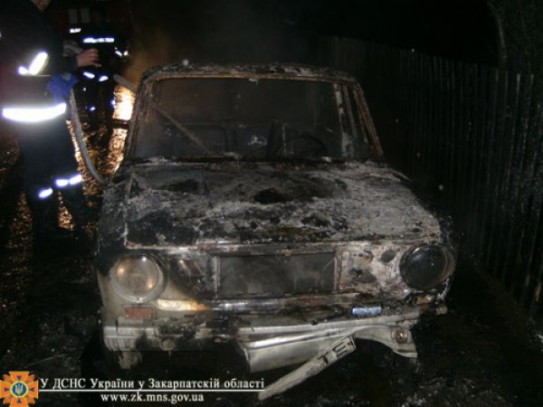 44-річні "Жигулі" на Виноградівщині після сварки з дружиною спалив її чоловік