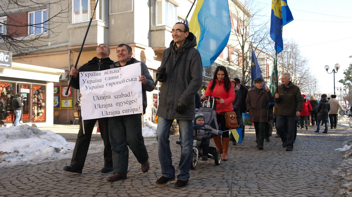 Берегово долучилося до всеукраїнської акції «Не бійся! Ти – українець!» (ФОТО, ВІДЕО)