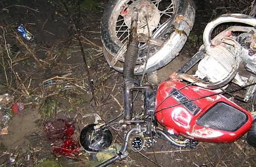 На Хустщині мотоцикліст загинув, злетівши з моста в річку (ФОТО)