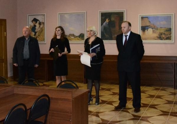 У Тячеві відкрили художню виставку «Артвізитівка» (ФОТО)