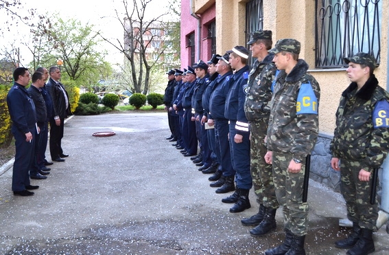 На вулицях Ужгорода охорону забезпечують спільні патрулі міліції та військових