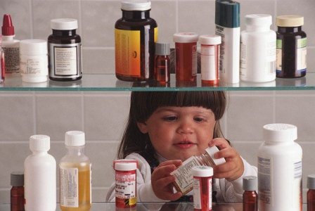 У Виноградові 6-річна дівчинка отруїлася таблетками