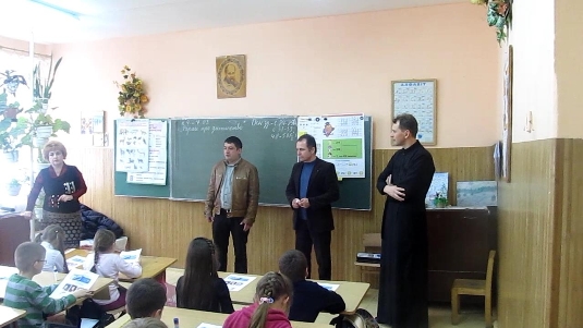 Ужгородські діти разом з діточками усього світу молились за мир в Україні (ФОТО)