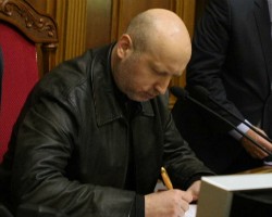 Турчинов підписав розпорядження про призначення Голубки головою Тячівськоїї РДА, а Рогача - Хустської