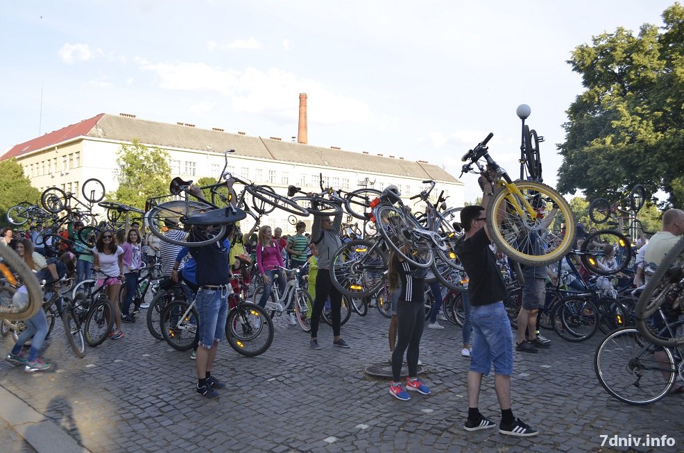 Велопробіг «Green Ride» об’єднав в Ужгороді понад п’ять сотень велосипедистів (ФОТО)