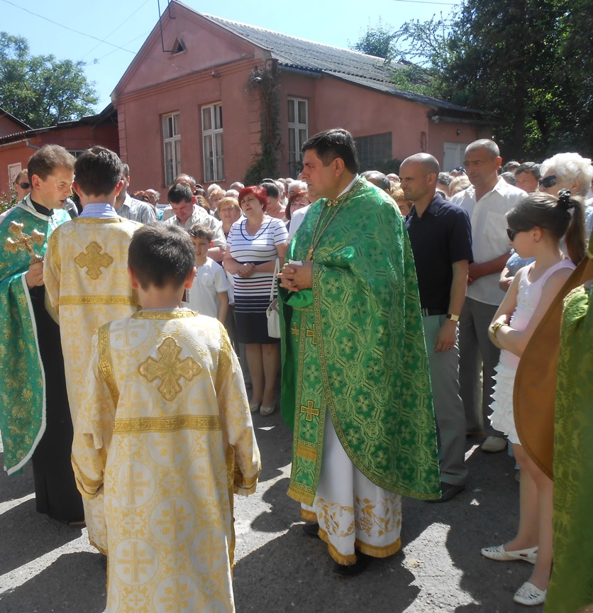 В ужгородському Кафедральному соборі відбулася Святкова Божественна Літургія на честь празника Пресвятої Трійці (ФОТО)