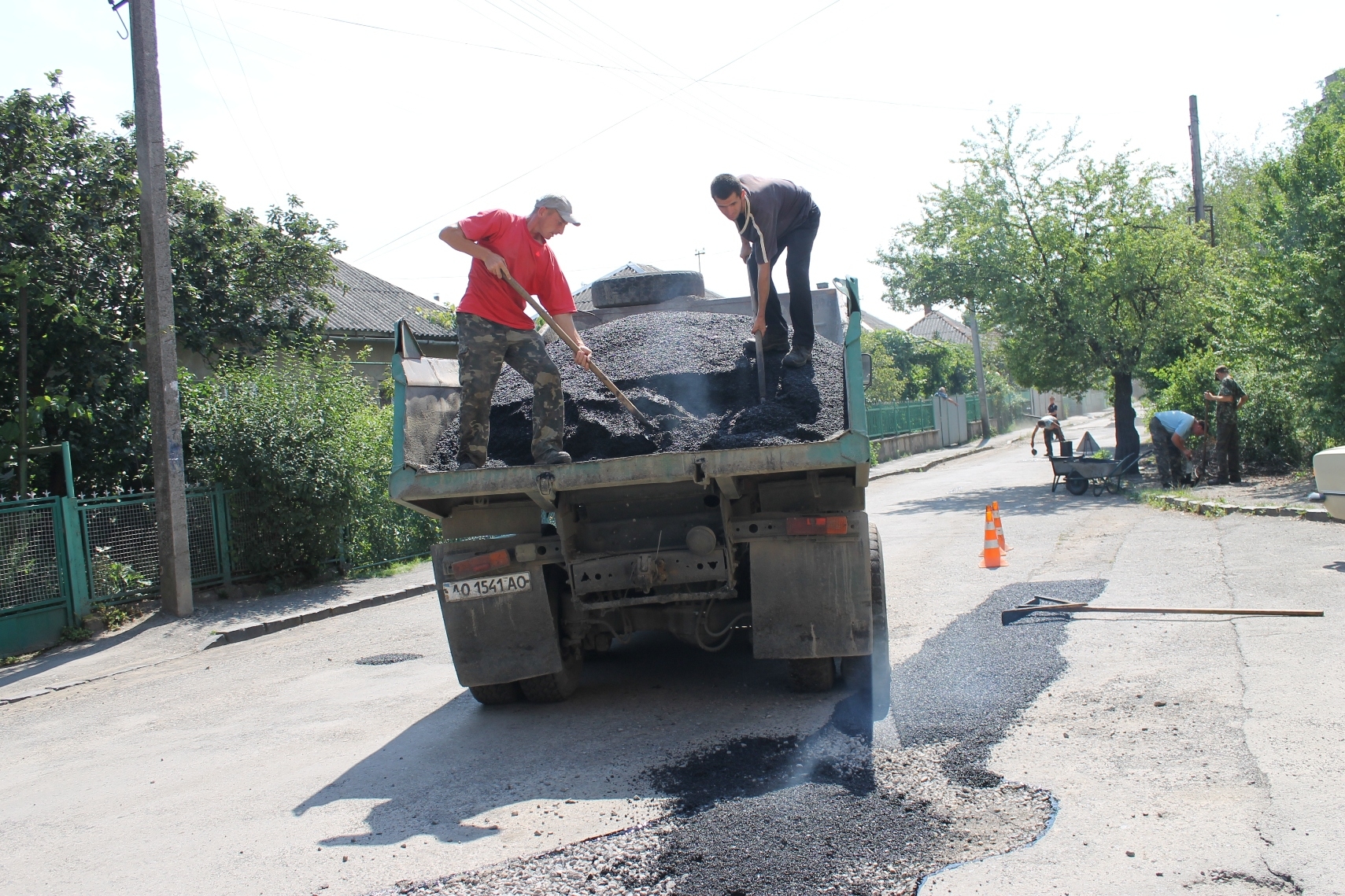 В Ужгороді на Радванці триває ремонт доріг