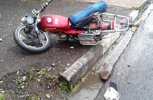 Неповнолітній мотоцикліст, врізавшись в автозупину на Міжгірщині, разом з пасажиром потрапив до лікарні 
