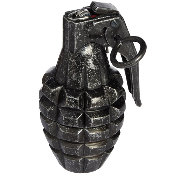 Для знешкодження "гранати"-пластмасової запальнички під Закарпатську ОДА викликали саперів та міліцію