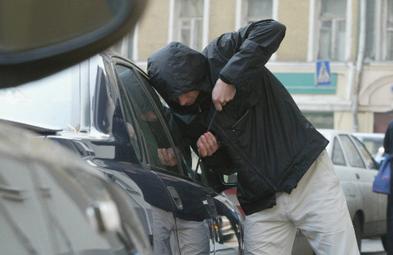 На Виноградівщині юні зловмисники на замовлення викрали з гаража "Жигуль"