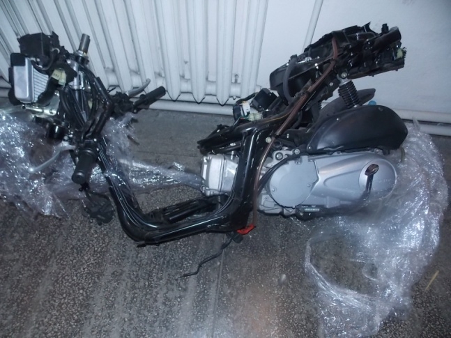 Закарпатські митники знайшли сховані у "Мерседесі" і викрадені на території ЄС мотоцикли (ФОТО)